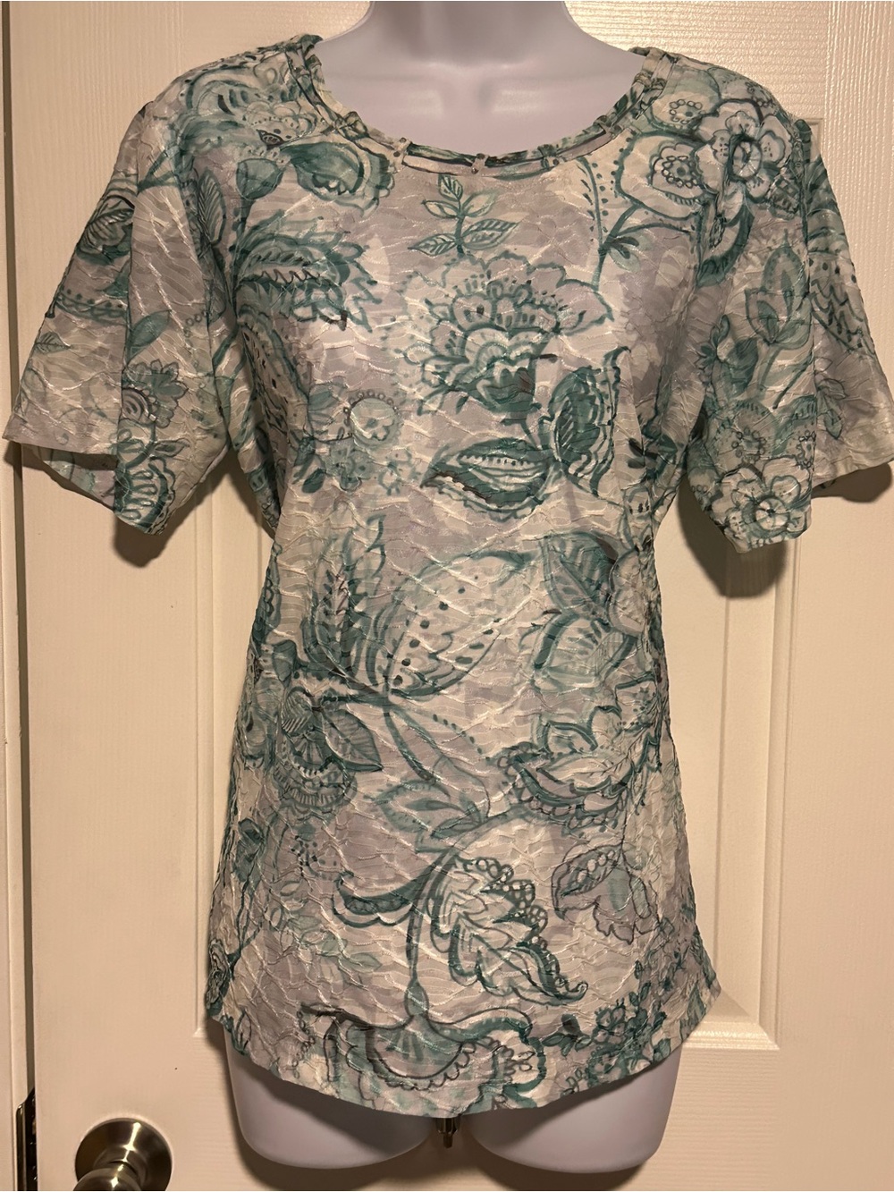 Alfred Dunner Teal and White Floral Lace Short Sleeve Top Sz S